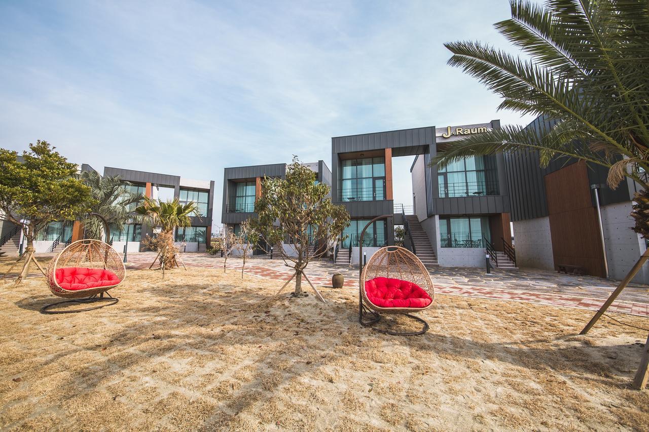 J Raum Resort Seogwipo Exterior photo