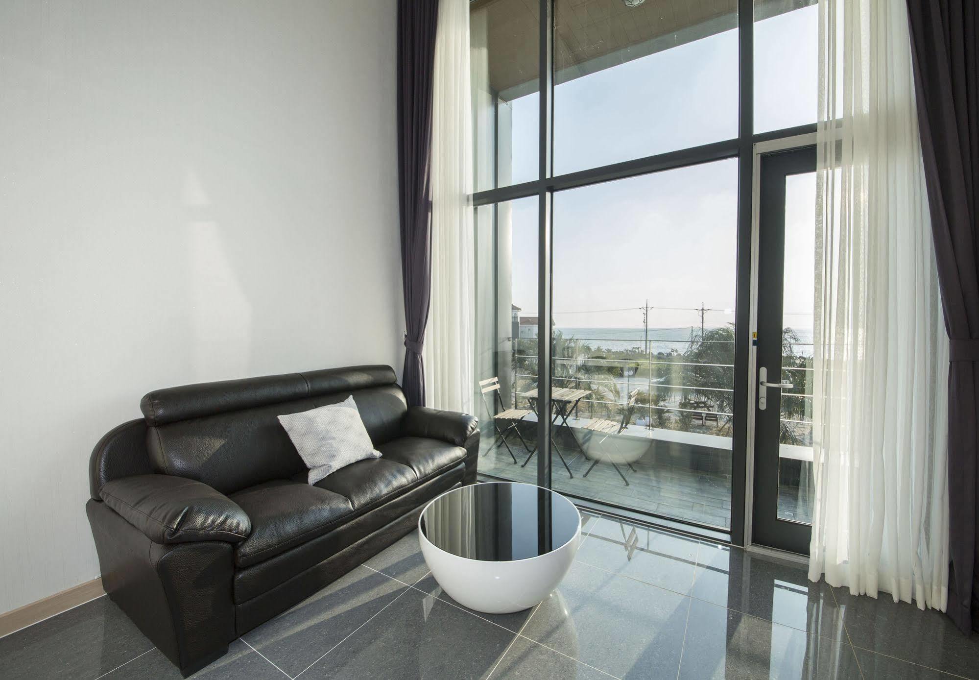 J Raum Resort Seogwipo Exterior photo